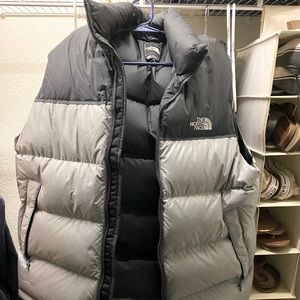 Mens Large puffy north face vest